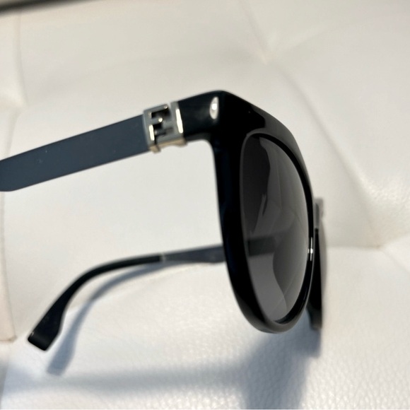 FENDI AUTHENTIC sunglasses for women - Picture 2 of 7
